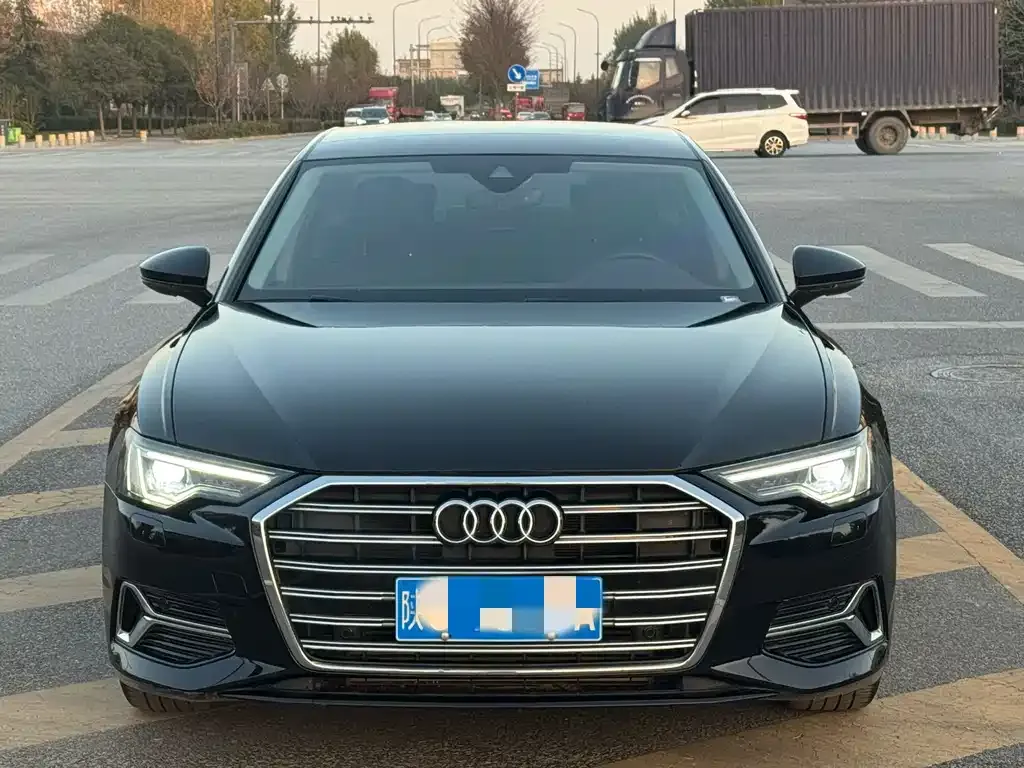 Audi A6L — фото 2
