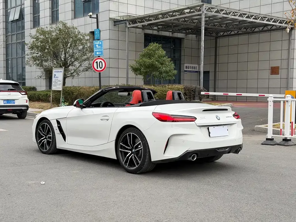 BMW Z4 — фото 4