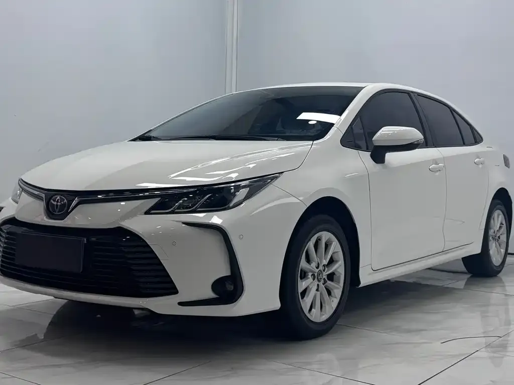Toyota Corolla — фото 1