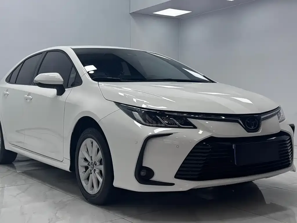 Toyota Corolla — фото 3