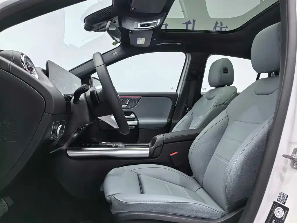 Mercedes-Benz EQA — фото 10