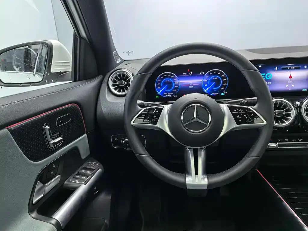 Mercedes-Benz EQA — фото 9