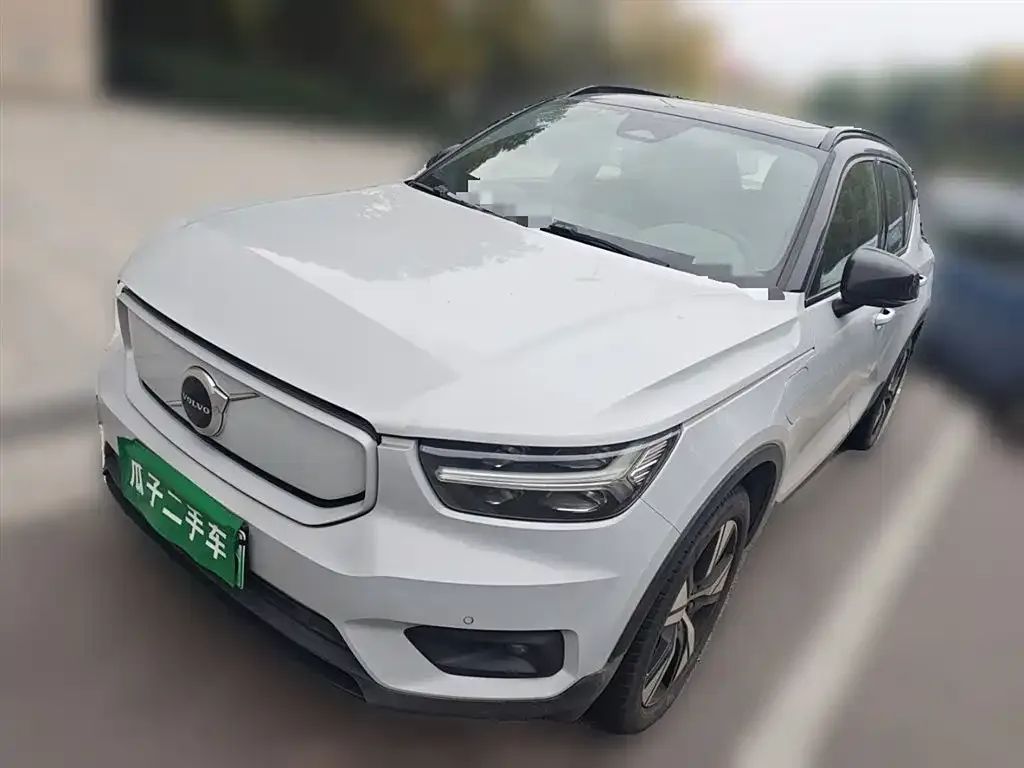 Volvo XC40 NEV — фото 1