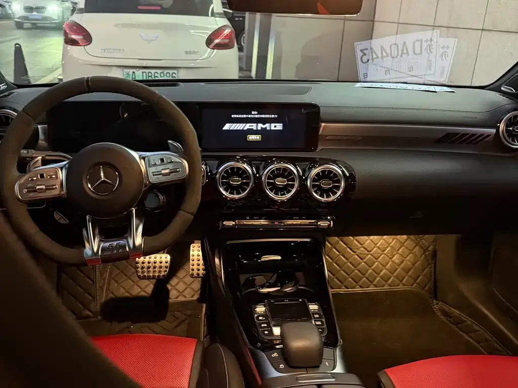 Mercedes-Benz CLA AMG — фото 8