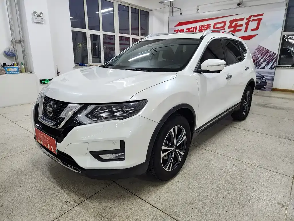 Nissan X-Trail — фото 1