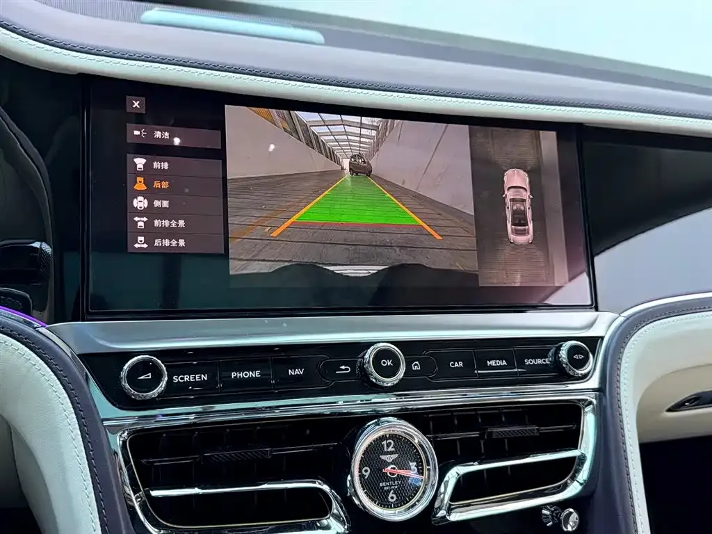 Bentley Flying Spur — фото 10