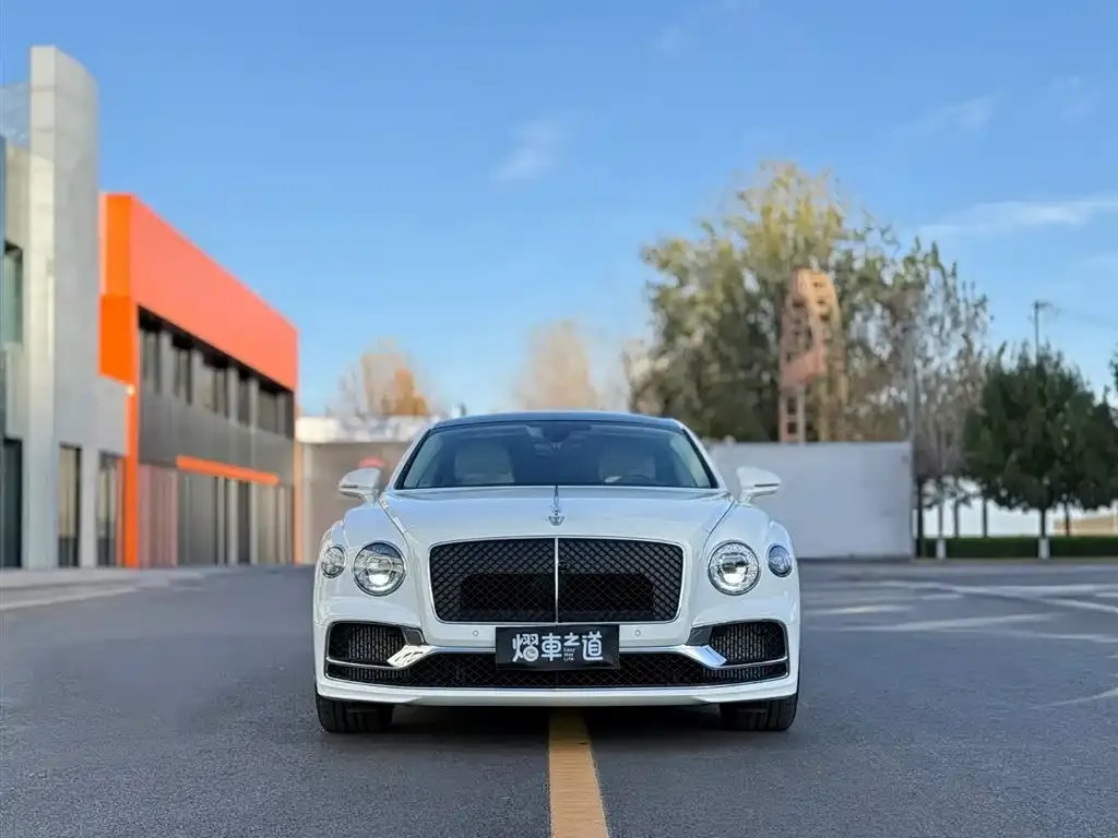 Bentley Flying Spur — фото 2