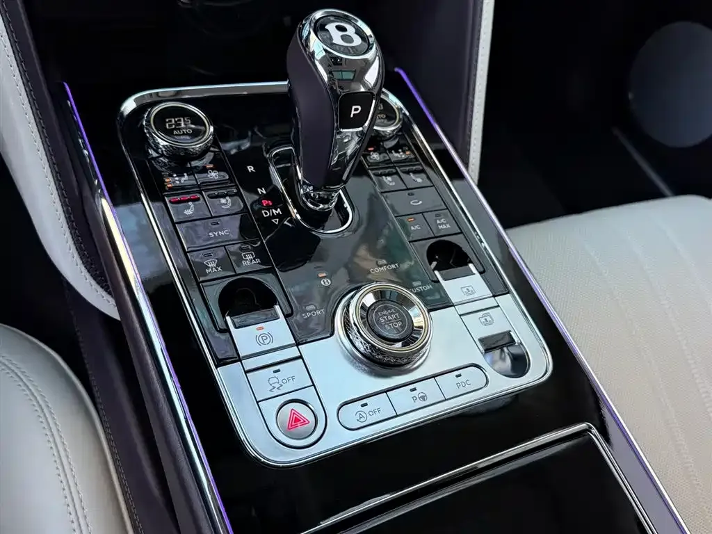 Bentley Flying Spur — фото 8