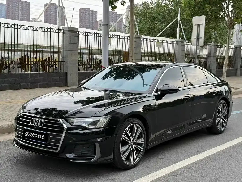 Audi A6L — фото 1