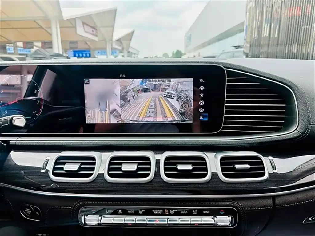 Mercedes-Benz GLS — фото 10