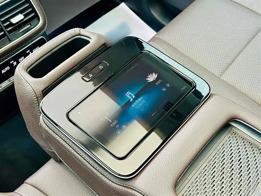 Mercedes-Benz GLS — фото 2