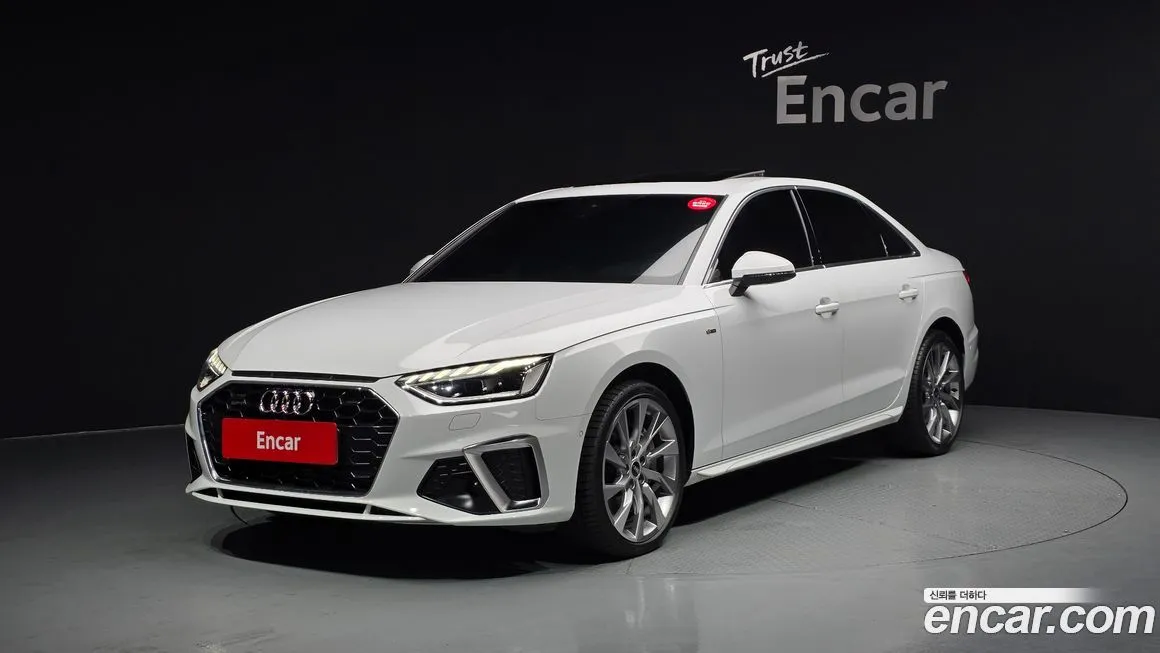 Audi A4 — фото 1