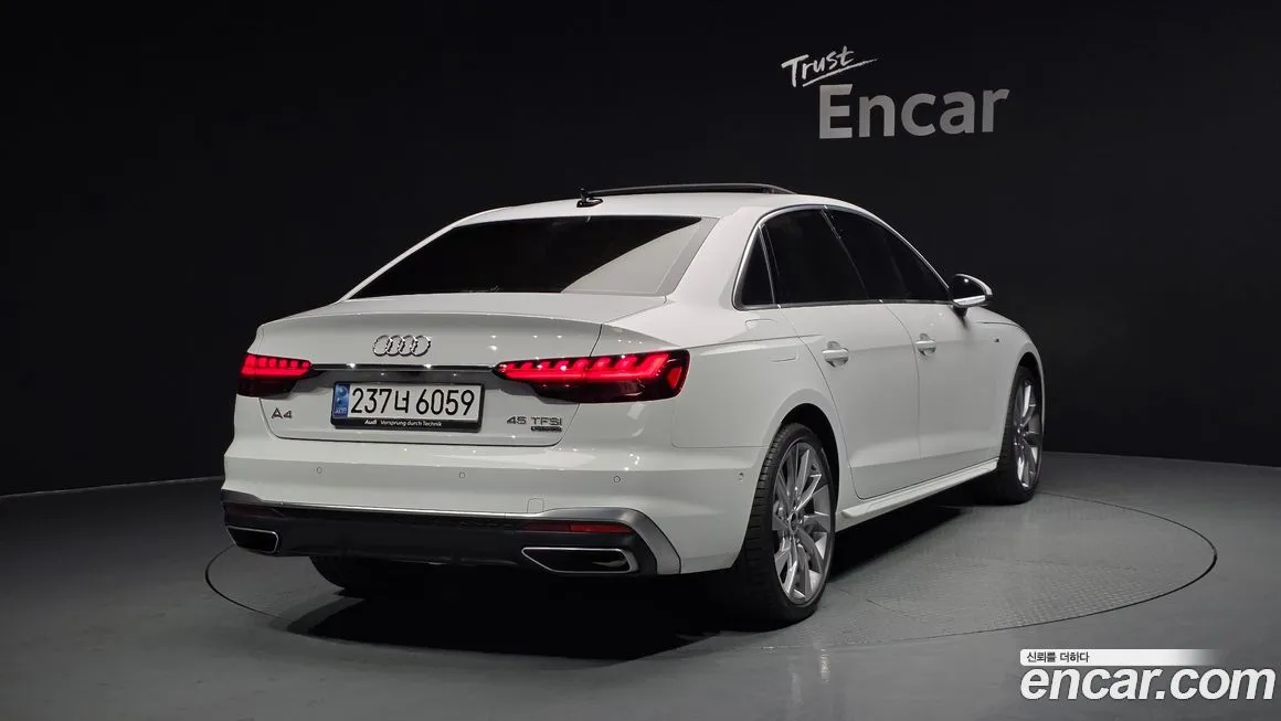 Audi A4 — фото 2