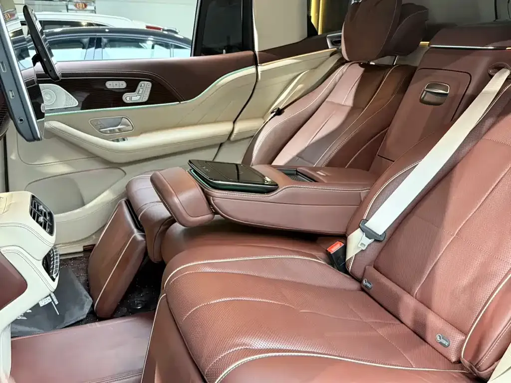 Mercedes-Benz GLS — фото 10
