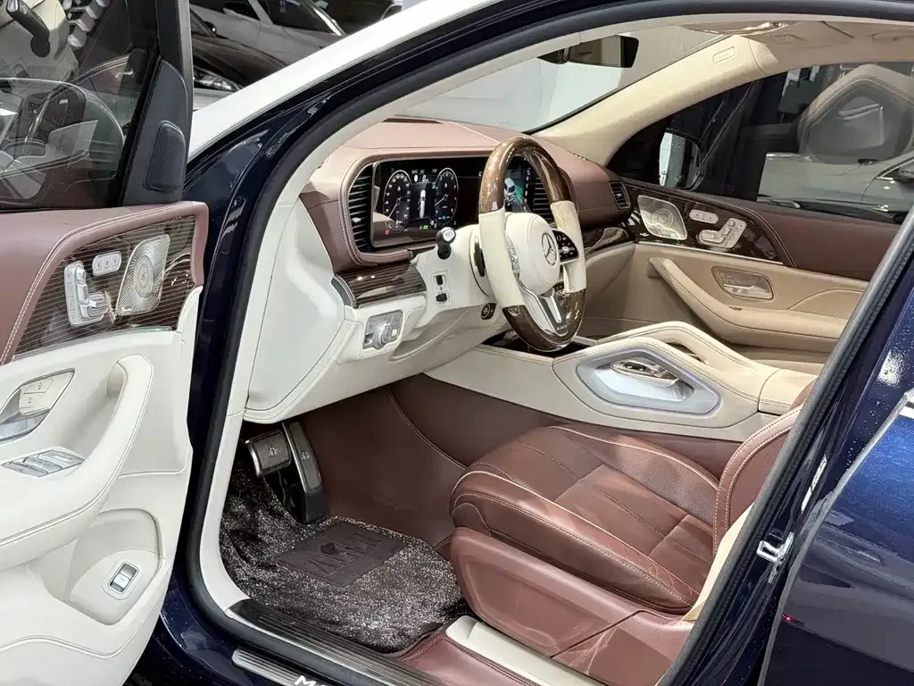 Mercedes-Benz GLS — фото 6