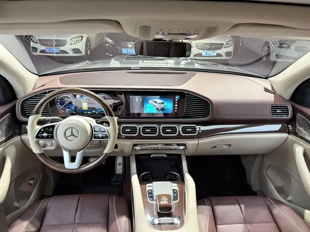 Mercedes-Benz GLS — фото 8