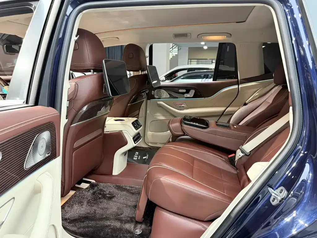 Mercedes-Benz GLS — фото 9