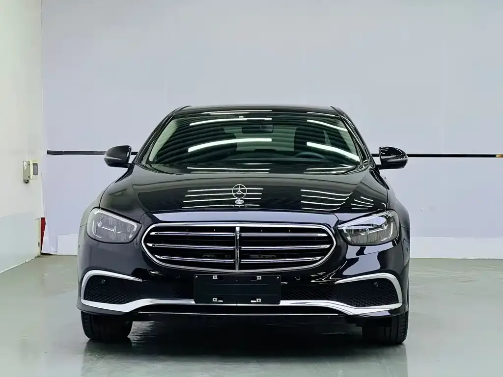 Mercedes-Benz E-Class — фото 2