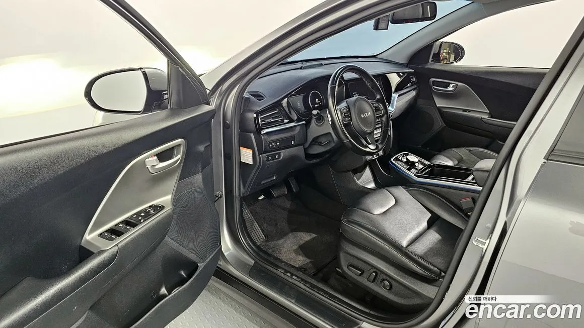Kia Niro — фото 10
