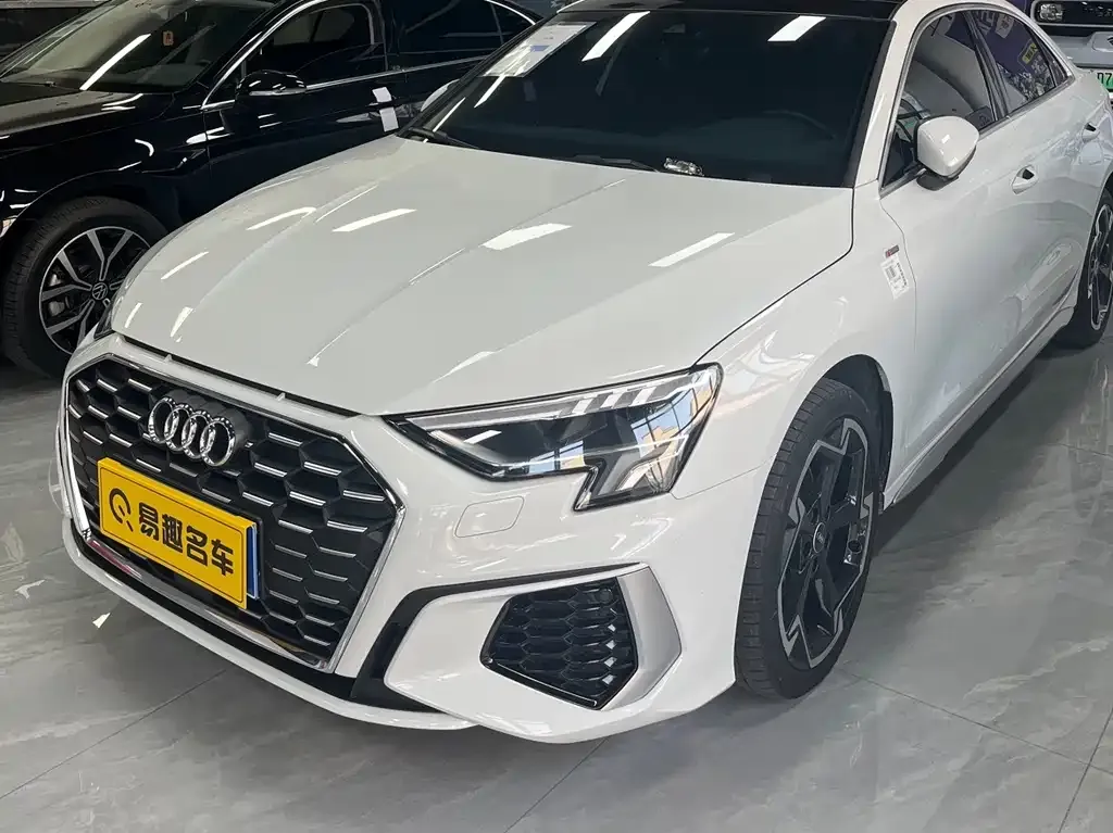 Audi A3 — фото 1