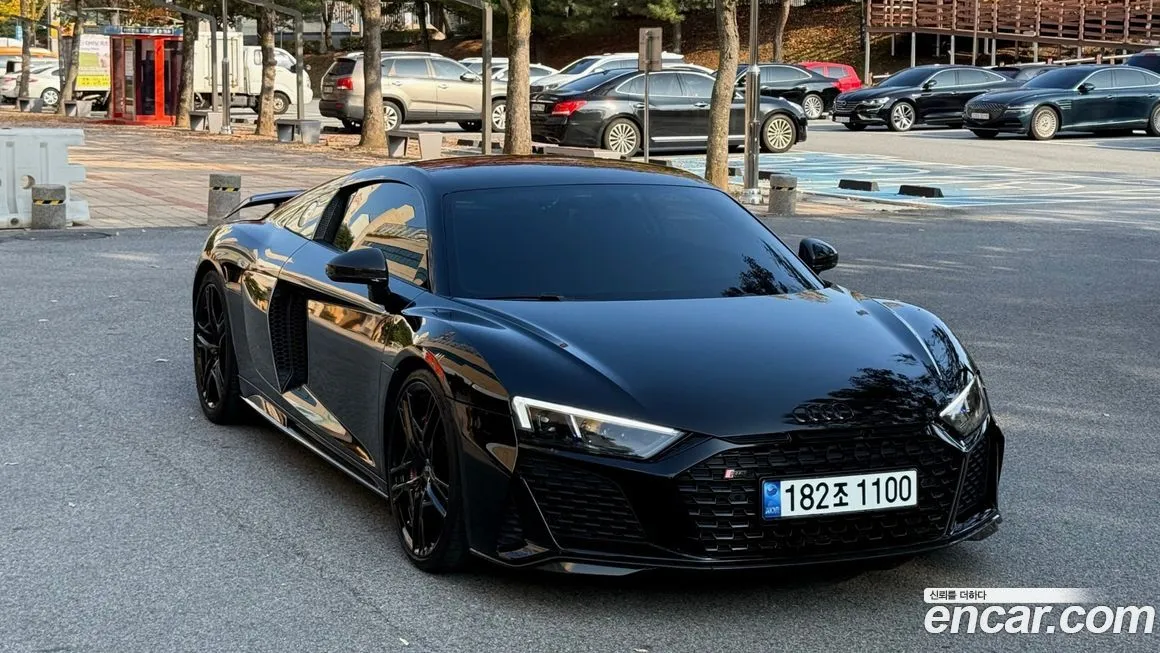 Audi R8 — фото 1