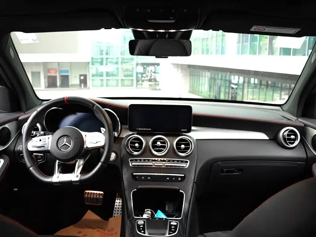 Mercedes-Benz GLC AMG — фото 10