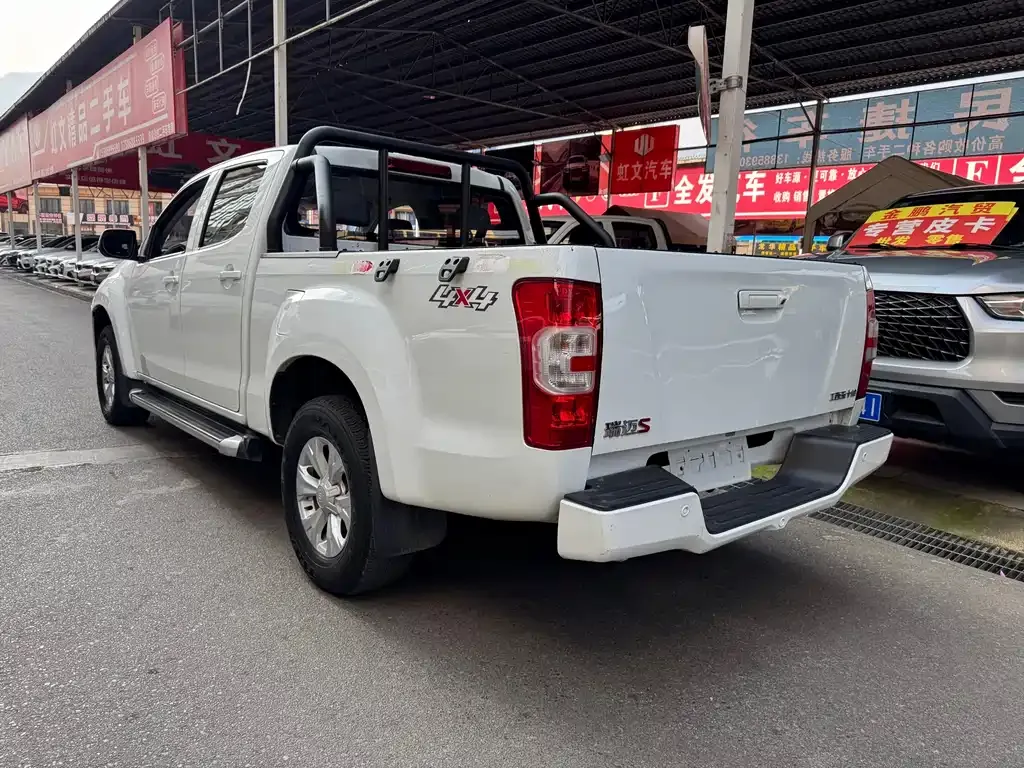 Isuzu RE-MAX — фото 7
