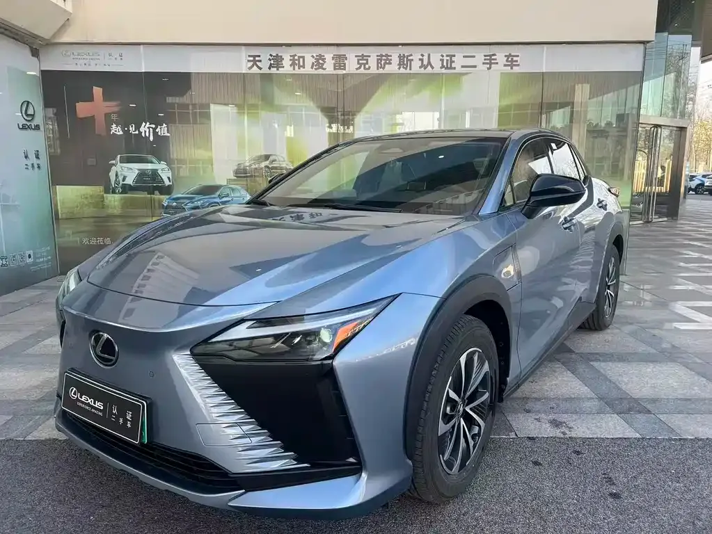Lexus RZ — фото 1