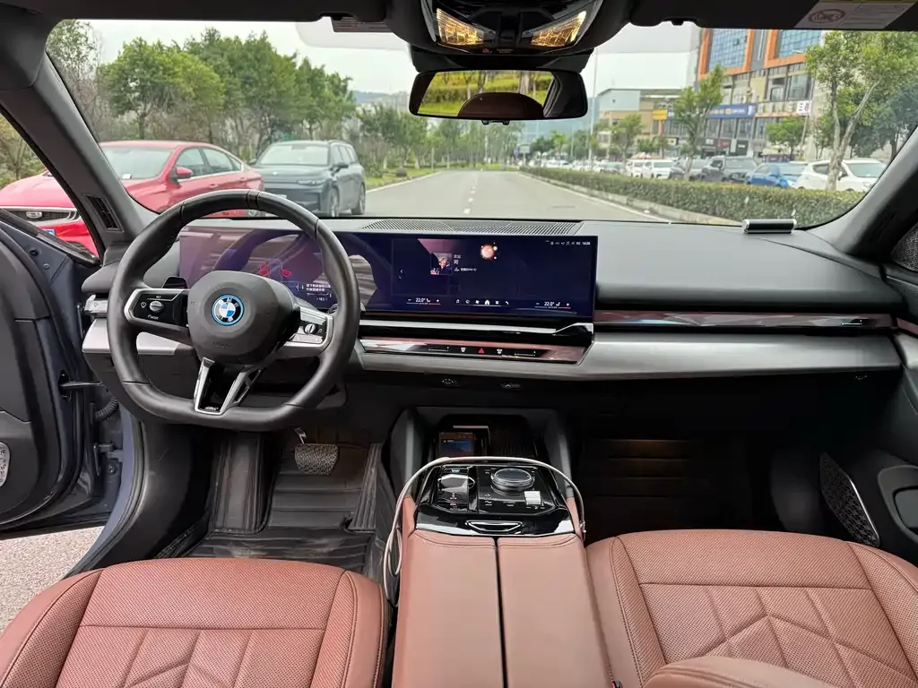 BMW i5 — фото 7