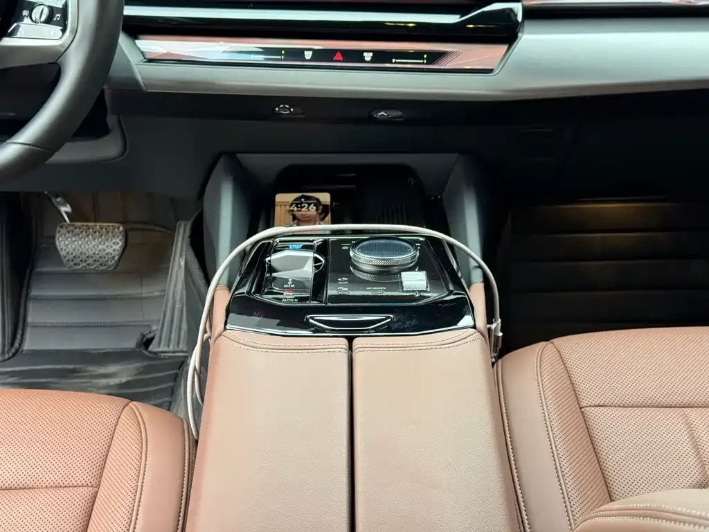 BMW i5 — фото 9