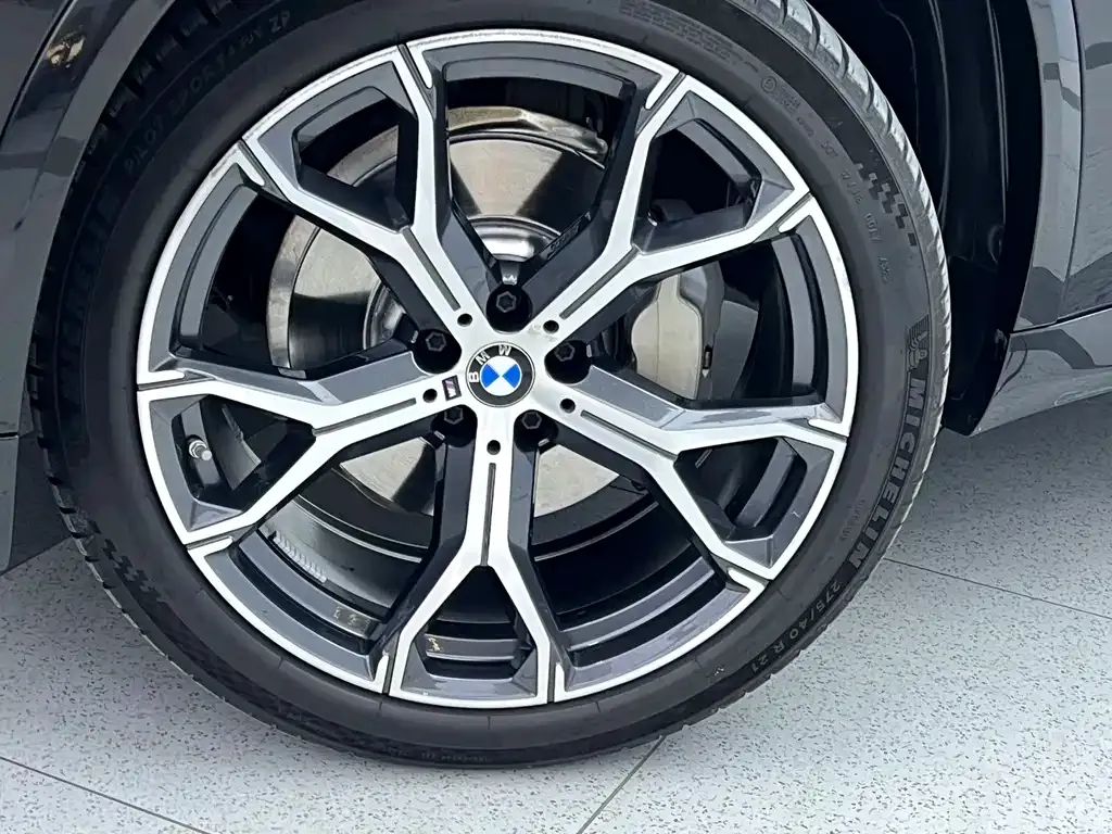 BMW X5 — фото 8