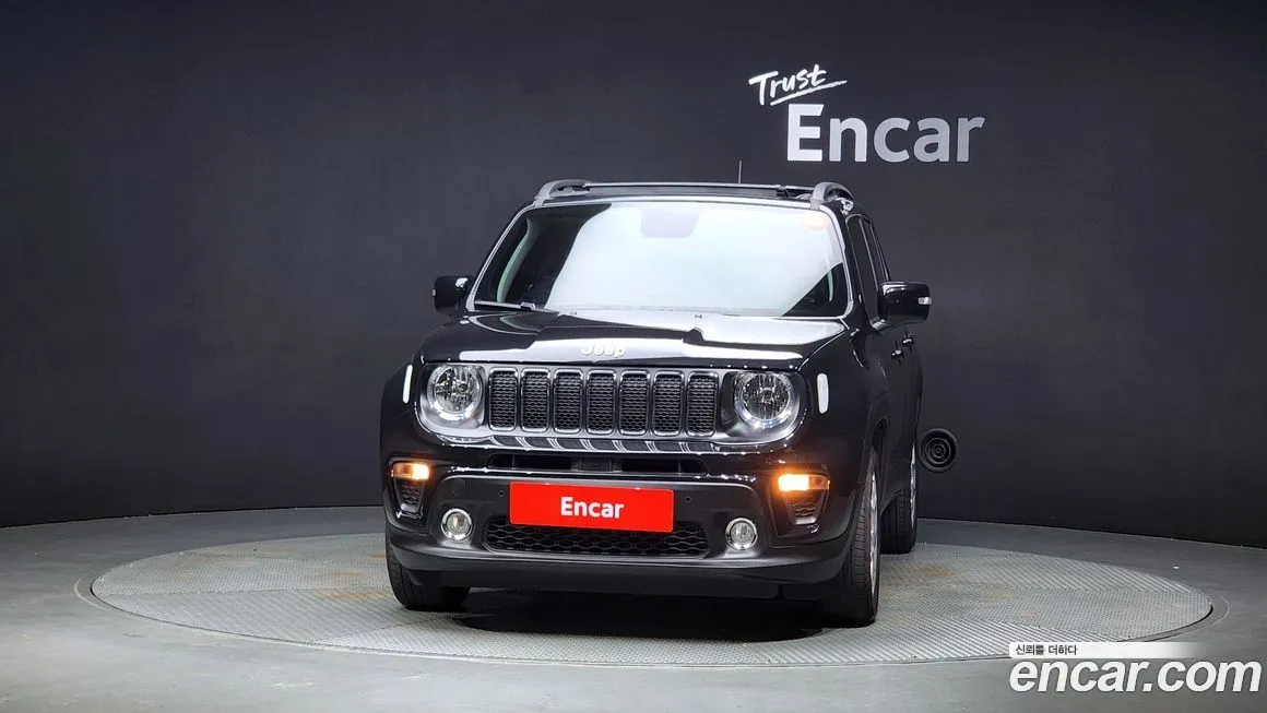 Jeep Renegade — фото 3