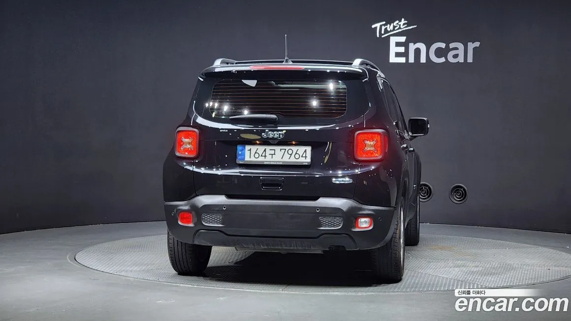 Jeep Renegade — фото 4