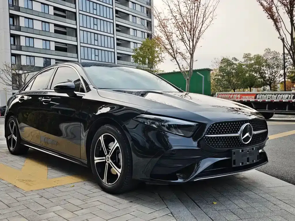 Mercedes-Benz A-Class — фото 1