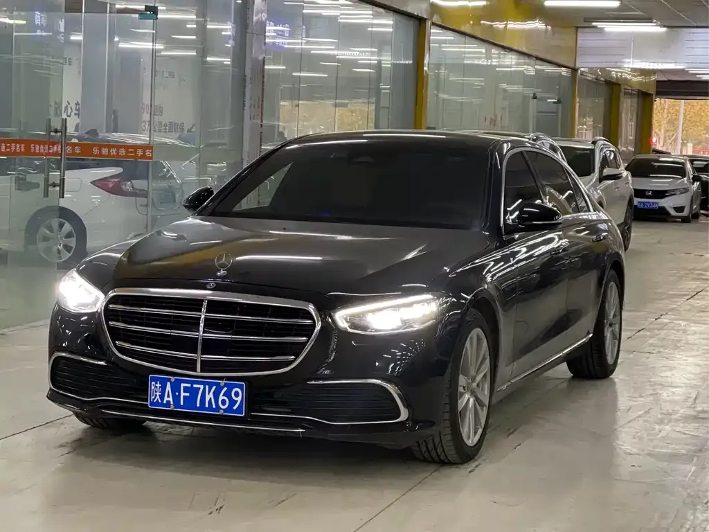 Mercedes-Benz S-Class — фото 1