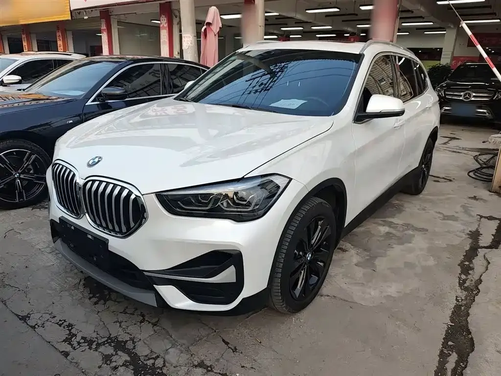 BMW X1 — фото 1