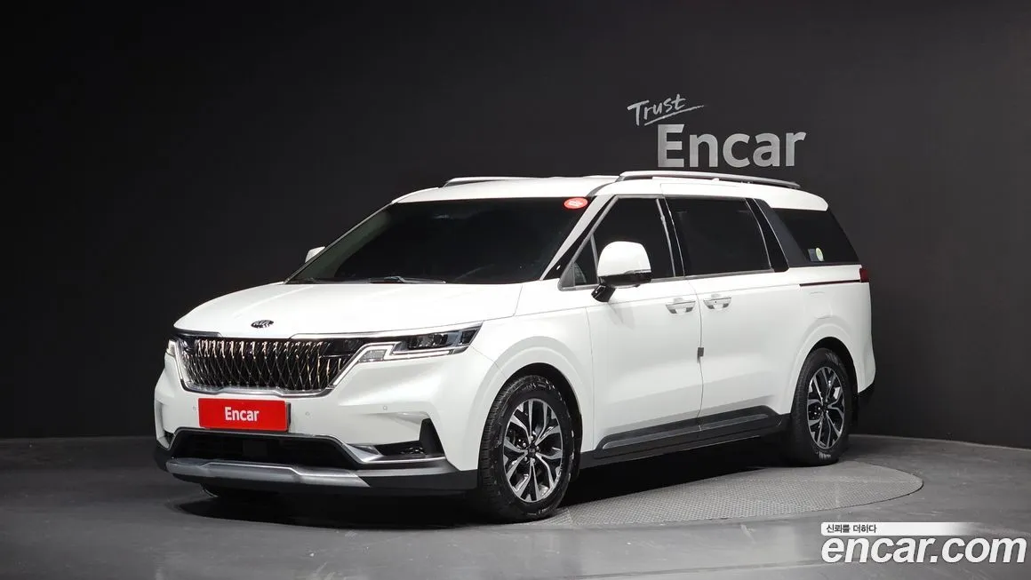 Kia Carnival — фото 1