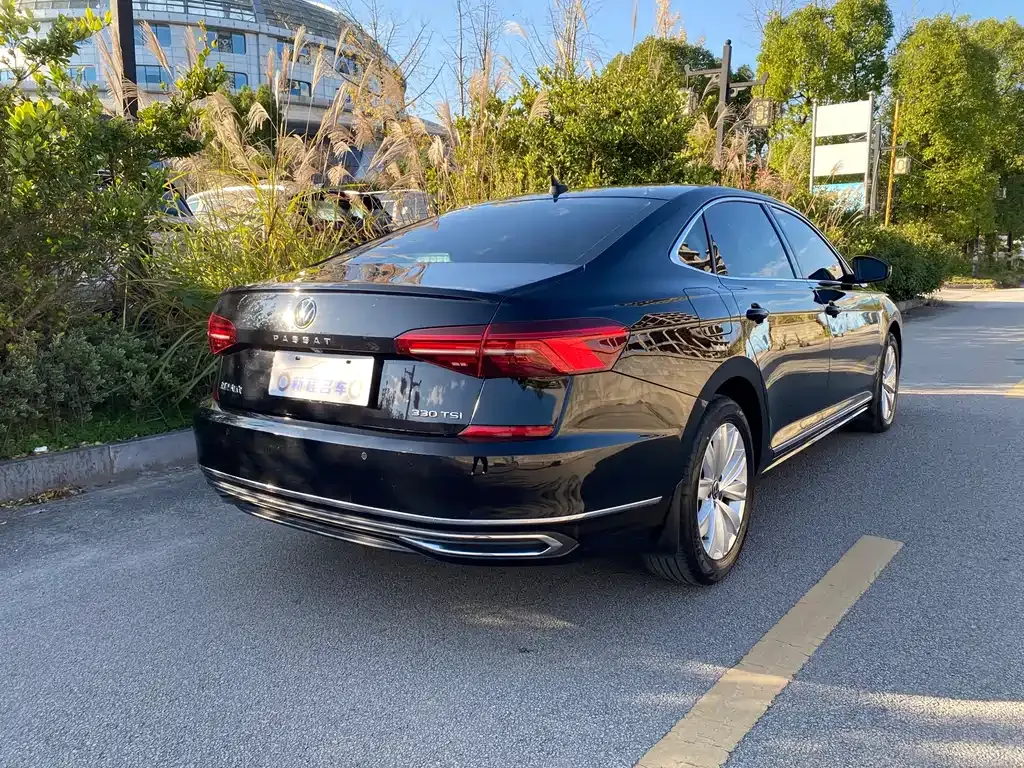 Volkswagen Passat — фото 6