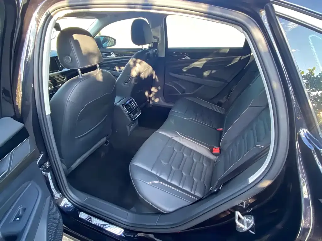Volkswagen Passat — фото 9