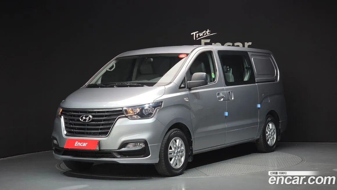 Hyundai Starex — фото 1