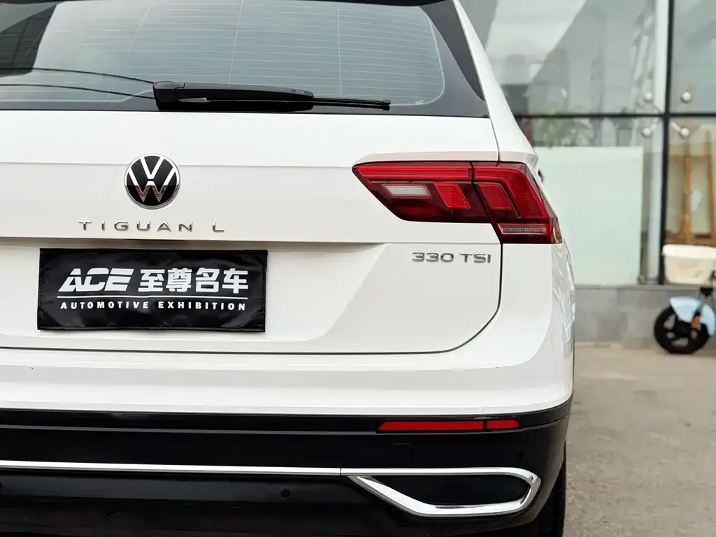 Volkswagen Tiguan L — фото 9