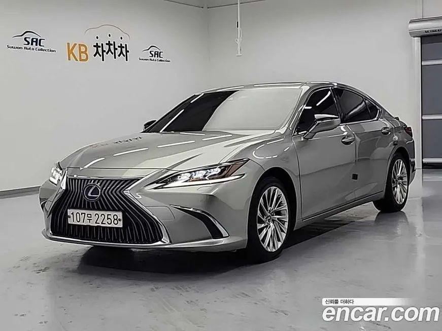 Lexus ES — фото 1