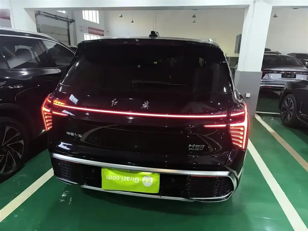 Hongqi HS3 PHEV — фото 6