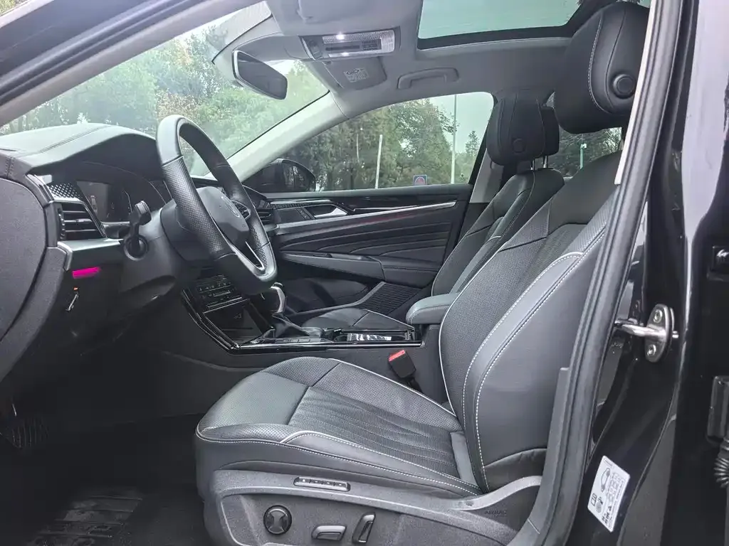 Volkswagen Passat — фото 10