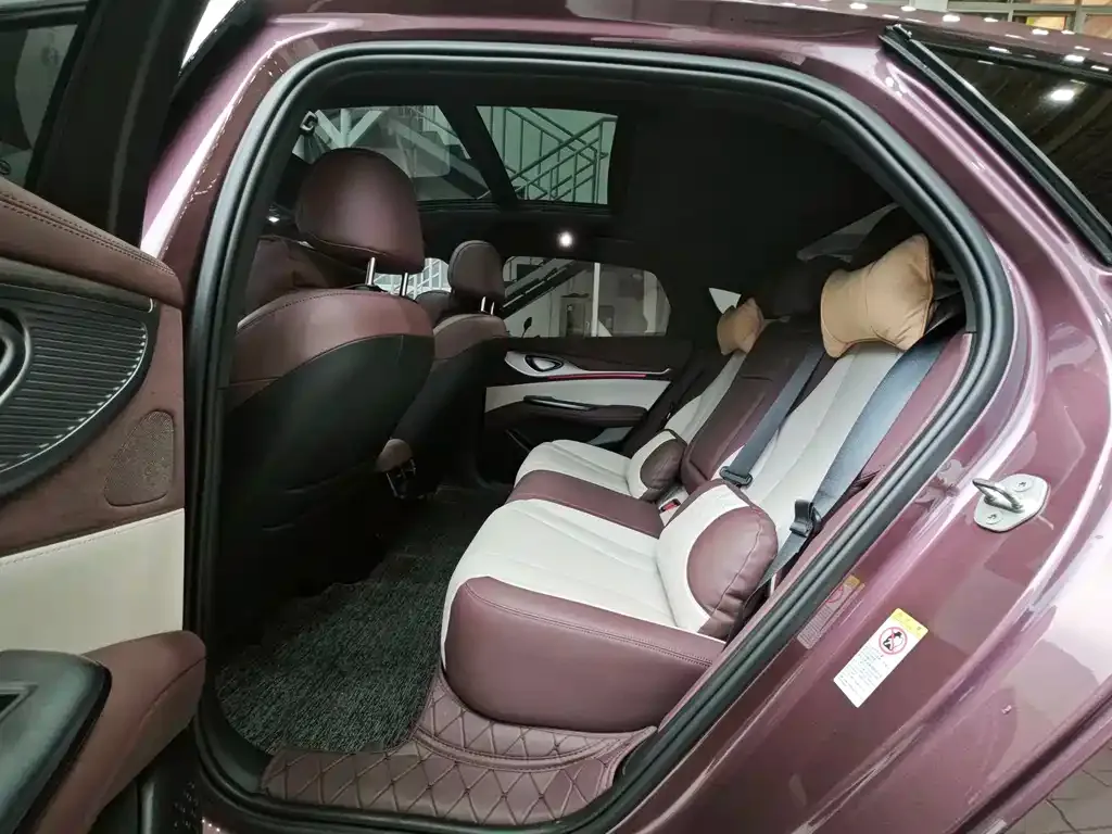BYD Seal — фото 10