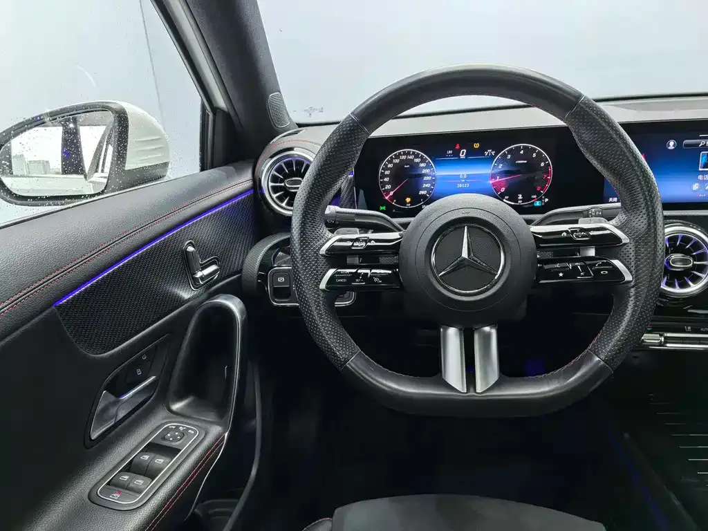Mercedes-Benz A-Class — фото 10