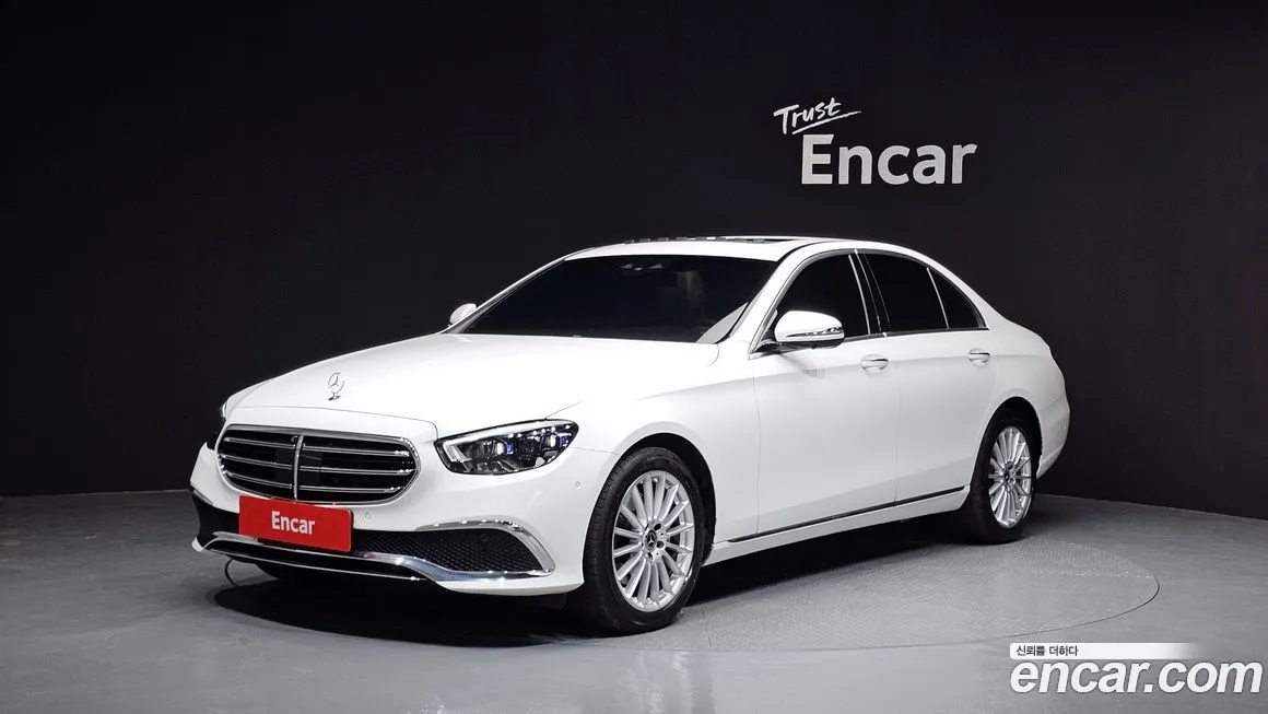 Mercedes-Benz E-Class — фото 1