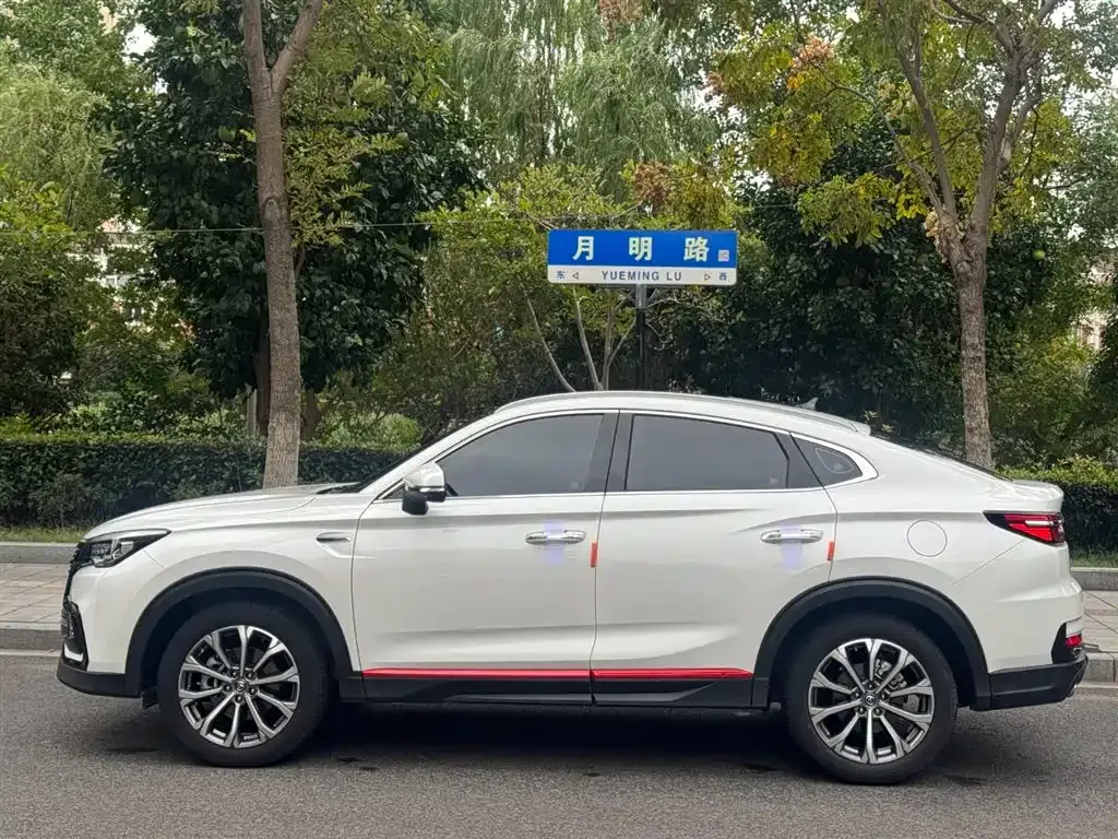 Changan CS85 COUPE — фото 4