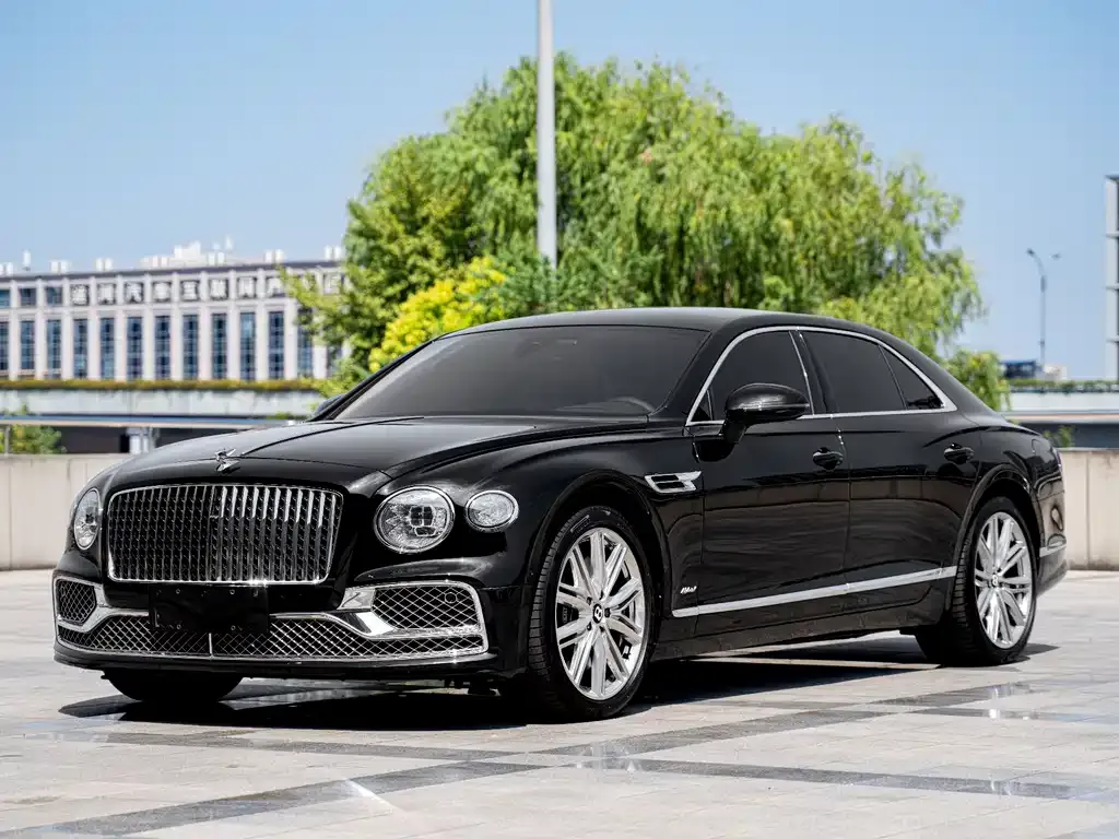 Bentley Flying Spur PHEV — фото 1