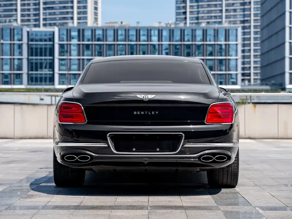 Bentley Flying Spur PHEV — фото 2
